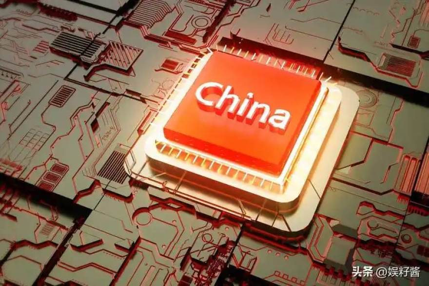 说球帝 足球比赛里的换人逻辑：时间点、位置与战术意图的科普解读